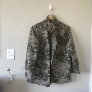 Universal thread camouflage jacket in size XL